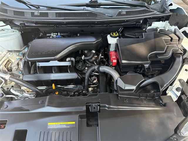 Photo of 2021 Pearl White Tricoat Nissan Rogue Sport