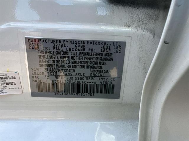 Photo of 2021 Aspen White Tricoat Nissan Sentra