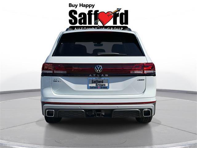 Photo of 2025 Pure White Volkswagen Atlas