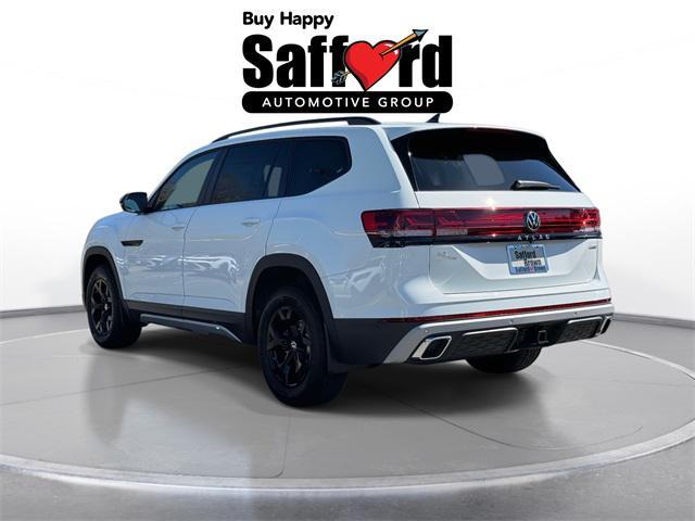 Photo of 2025 Pure White Volkswagen Atlas