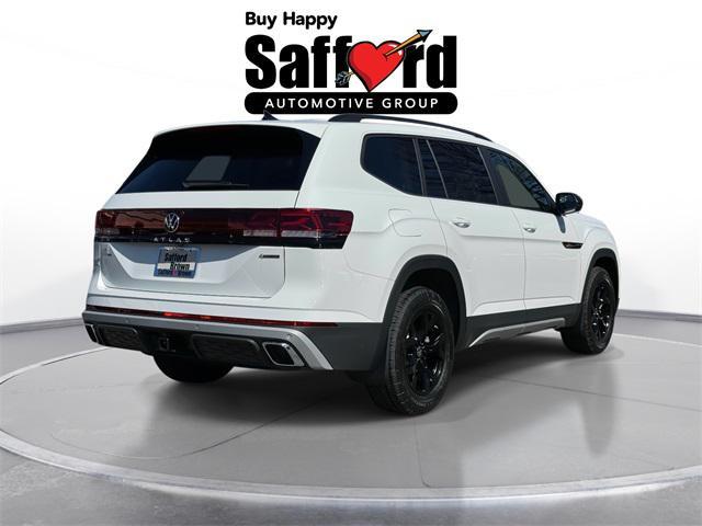 Photo of 2025 Pure White Volkswagen Atlas