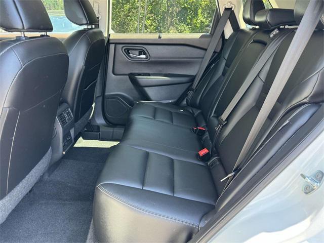 Photo of 2023 Pearl White Tricoat Nissan Rogue