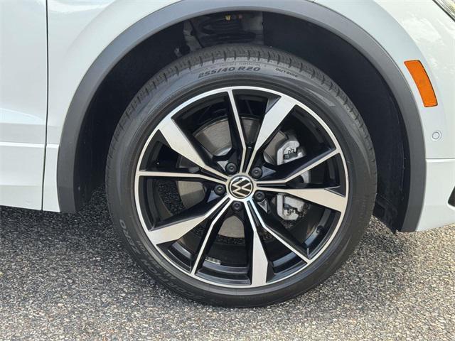 Photo of 2023 Opal White Pearl Volkswagen Tiguan