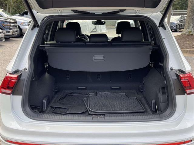 Photo of 2023 Opal White Pearl Volkswagen Tiguan