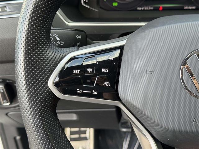 Photo of 2023 Opal White Pearl Volkswagen Tiguan