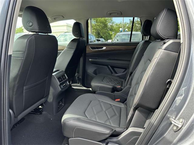 Photo of 2025 Platinum Volkswagen Atlas