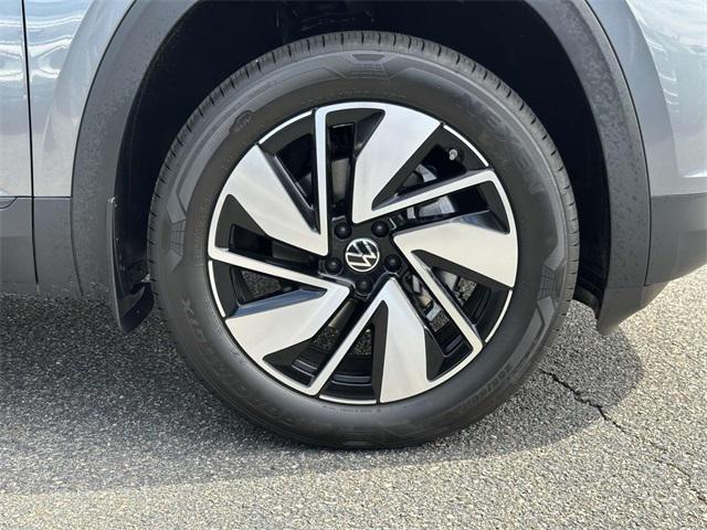 Photo of 2025 Platinum Volkswagen Atlas