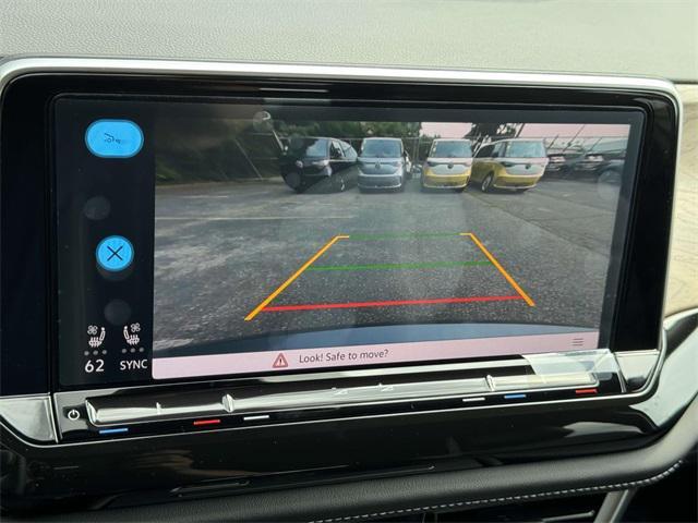 Photo of 2025 Platinum Volkswagen Atlas