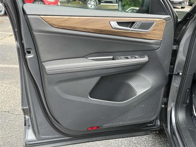 Photo of 2025 Platinum Volkswagen Atlas