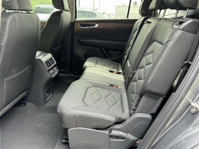 Photo of 2025 Platinum Volkswagen Atlas
