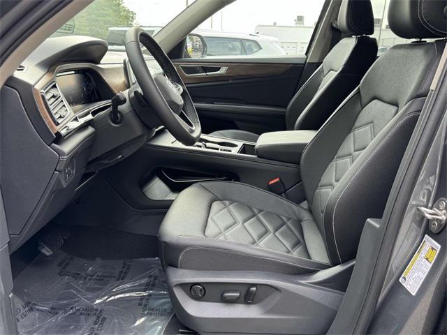 Photo of 2025 Platinum Volkswagen Atlas