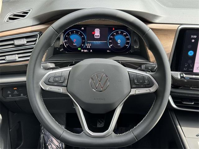 Photo of 2025 Platinum Volkswagen Atlas