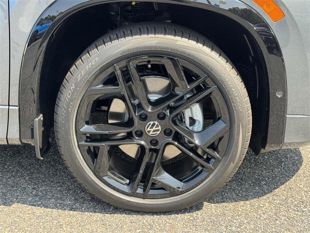 Photo of 2025 Platinum Volkswagen Tiguan