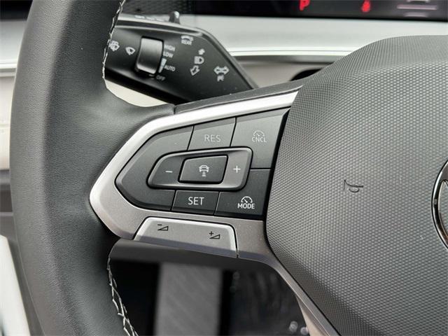 Photo of 2025 Pure White Volkswagen Tiguan