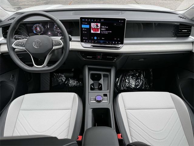 Photo of 2025 Pure White Volkswagen Tiguan