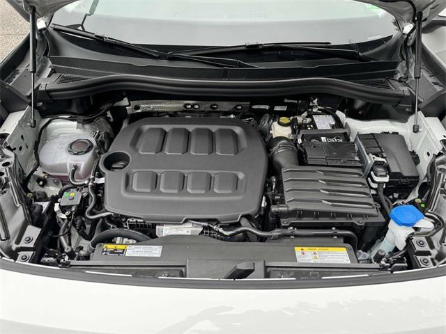 Photo of 2025 Pure White Volkswagen Tiguan