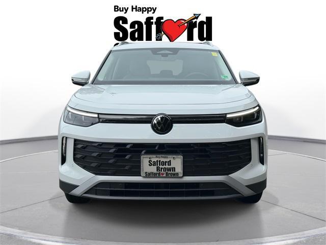 Photo of 2025 Pure White Volkswagen Tiguan