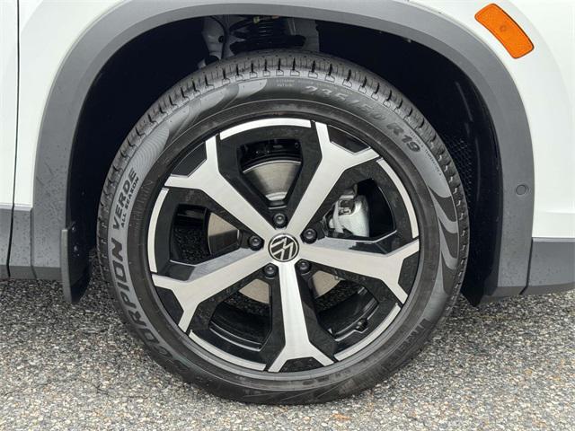 Photo of 2025 Pure White Volkswagen Tiguan