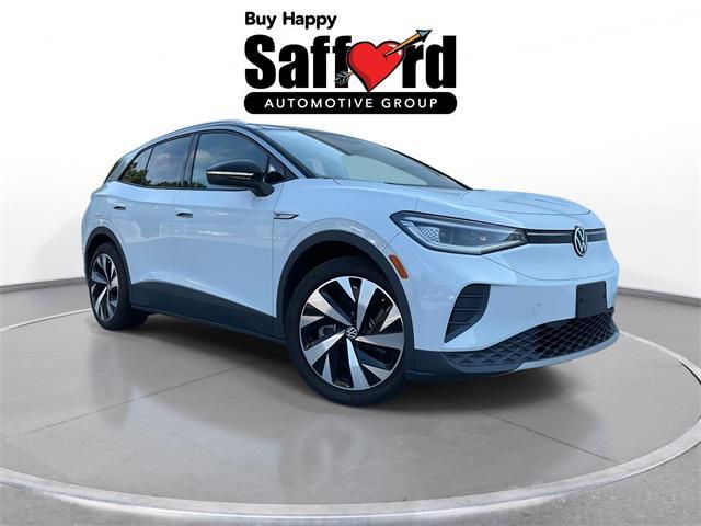 Photo of 2021 Glacier White Metallic/Black Roof Volkswagen ID.4