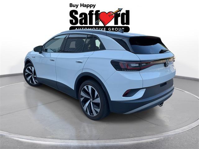 Photo of 2021 Glacier White Metallic/Black Roof Volkswagen ID.4