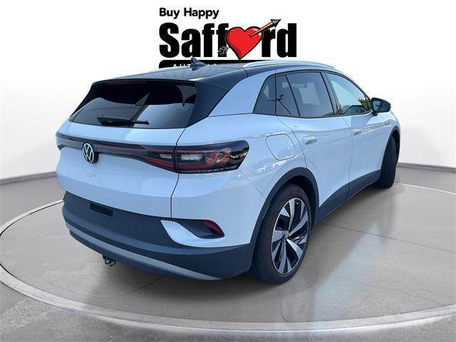 Photo of 2021 Glacier White Metallic/Black Roof Volkswagen ID.4
