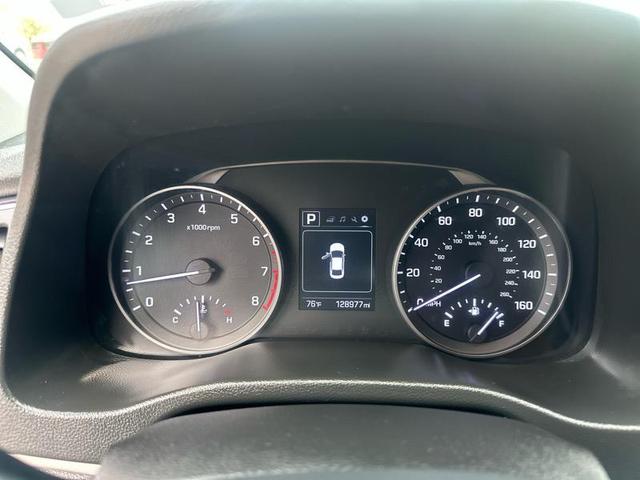 Photo of 2018 White Hyundai ELANTRA