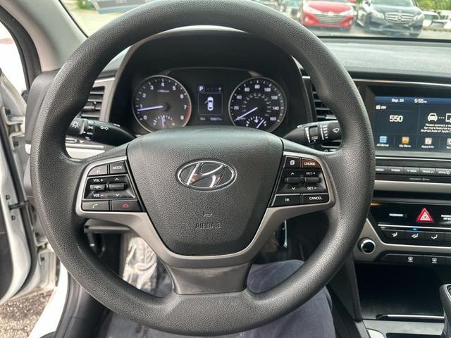 Photo of 2018 White Hyundai ELANTRA