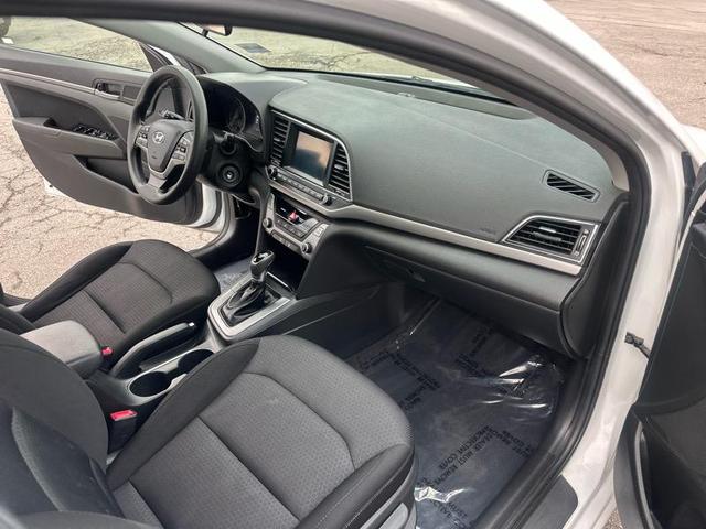 Photo of 2018 White Hyundai ELANTRA