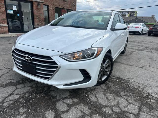 Photo of 2018 White Hyundai ELANTRA