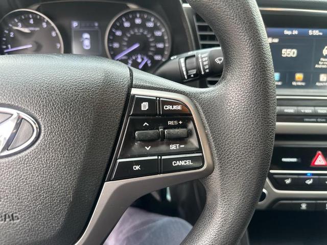 Photo of 2018 White Hyundai ELANTRA