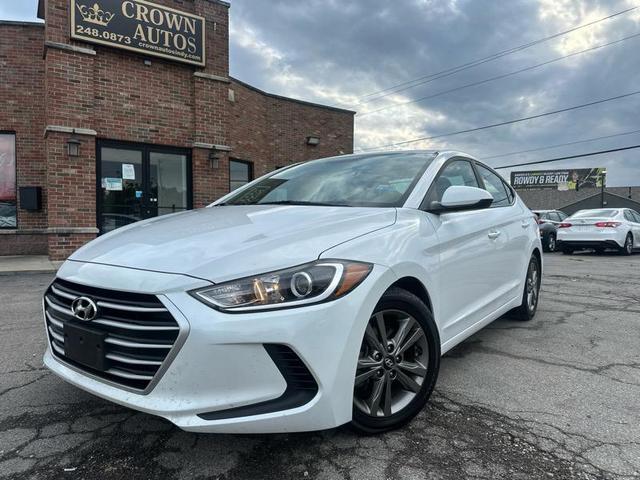 Photo of 2018 White Hyundai ELANTRA