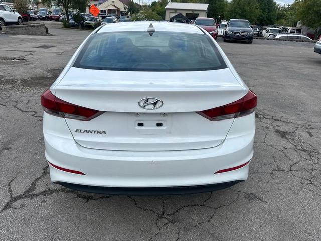 Photo of 2018 White Hyundai ELANTRA
