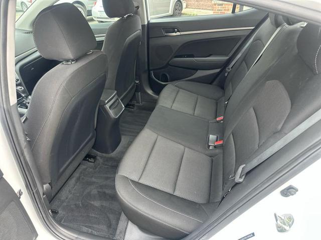 Photo of 2018 White Hyundai ELANTRA