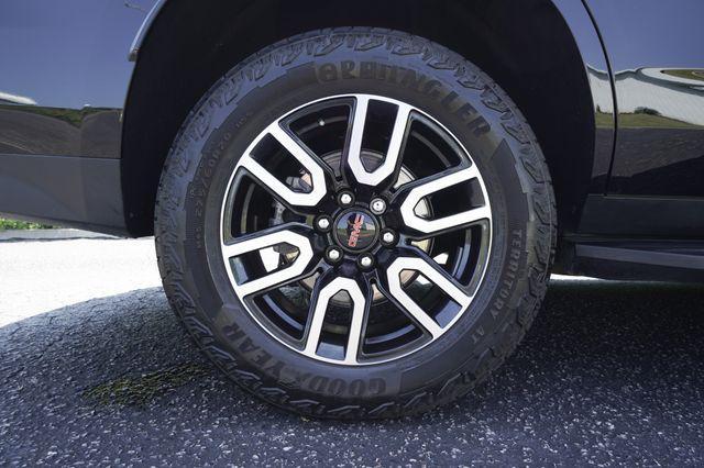 Photo of 2024 Onyx Black GMC Yukon