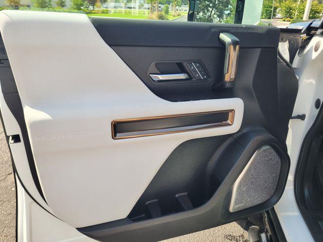 Photo of 2024 Interstellar White GMC HUMMER EV Pickup