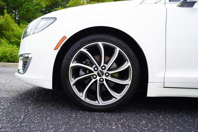 Photo of 2018 WHITE PLATINUM MET TRI-COAT Lincoln MKZ