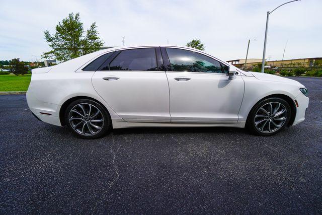 Photo of 2018 WHITE PLATINUM MET TRI-COAT Lincoln MKZ