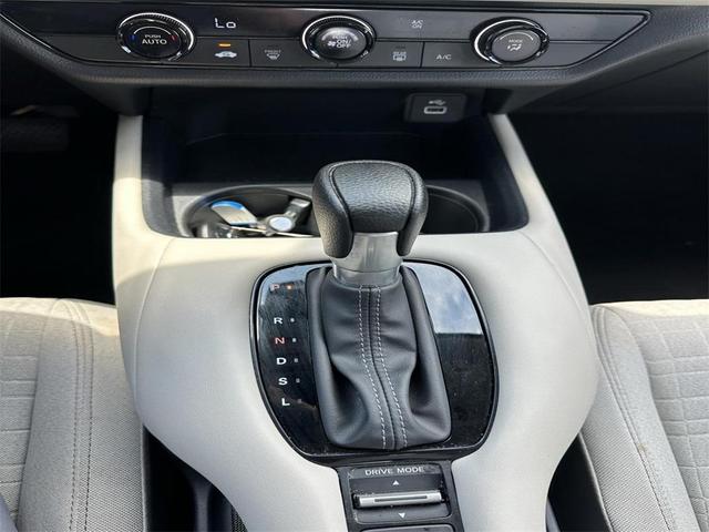 Photo of 2023 White Honda HR-V