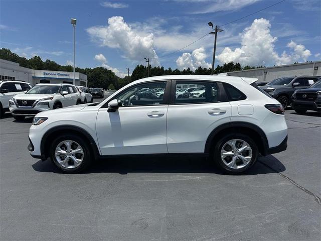 Photo of 2023 White Honda HR-V