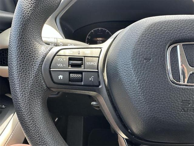 Photo of 2023 White Honda HR-V