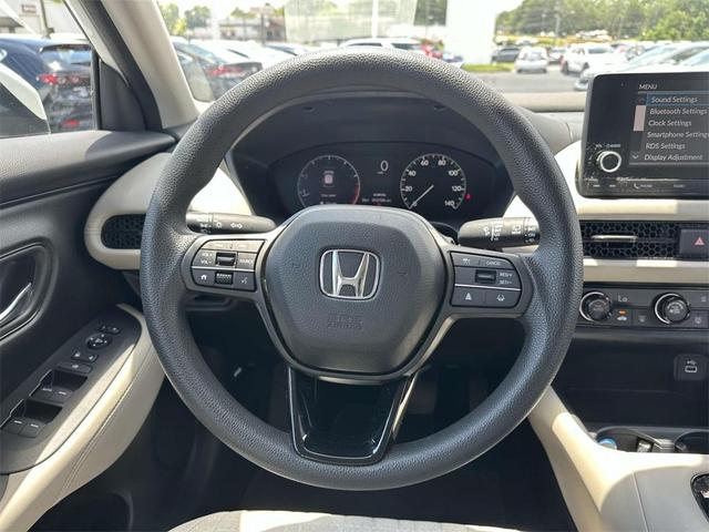 Photo of 2023 White Honda HR-V
