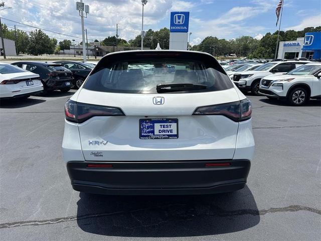 Photo of 2023 White Honda HR-V