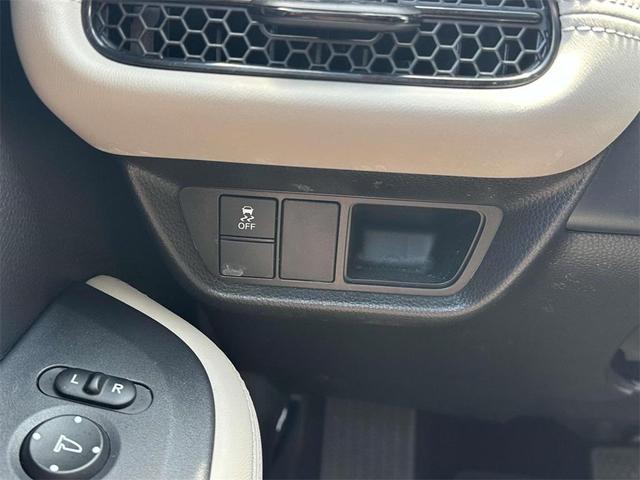 Photo of 2023 White Honda HR-V