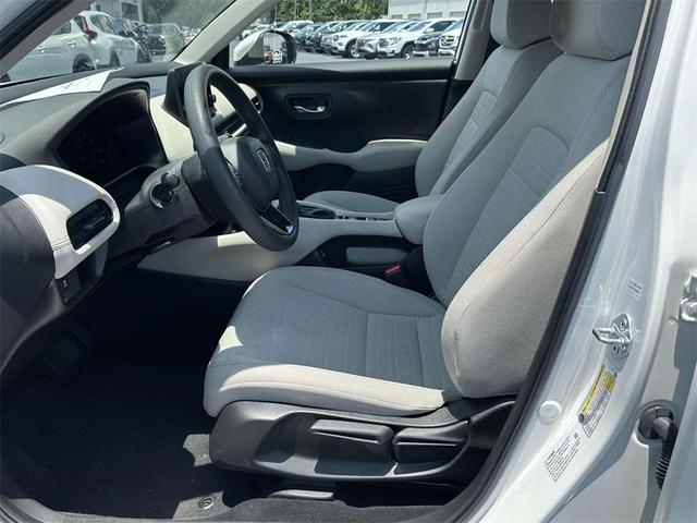 Photo of 2023 White Honda HR-V