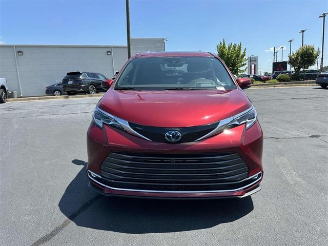 Photo of 2023 Red Toyota Sienna