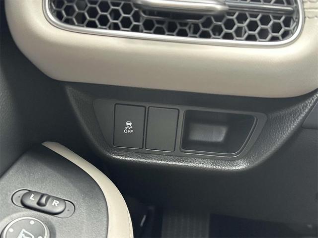 Photo of 2026 Solar Silver Metallic Honda HR-V