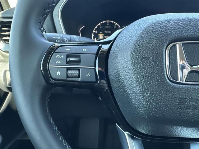 Photo of 2025 Platinum White Pearl Honda Pilot