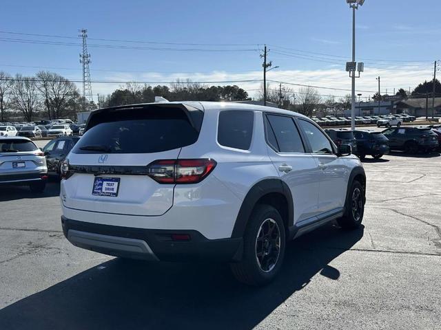 Photo of 2025 Platinum White Pearl Honda Pilot