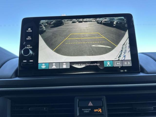 Photo of 2025 Platinum White Pearl Honda Pilot