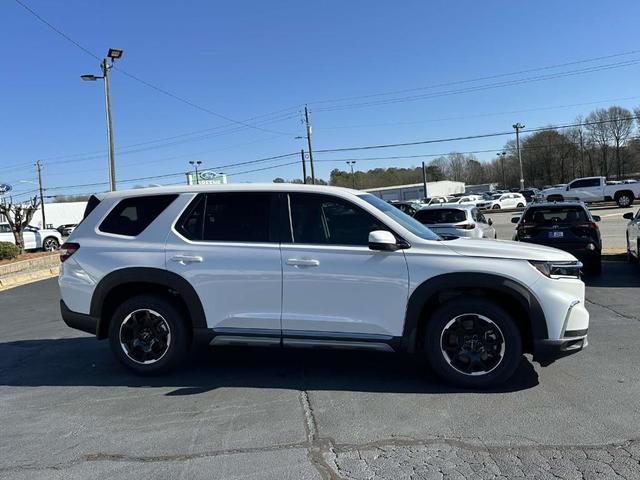 Photo of 2025 Platinum White Pearl Honda Pilot